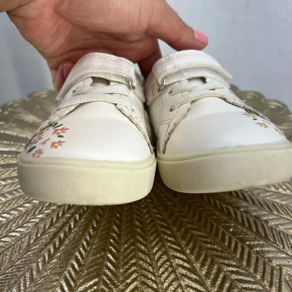 OshKosh B'Gosh Sweetie girls Sneaker SIZE 7‎